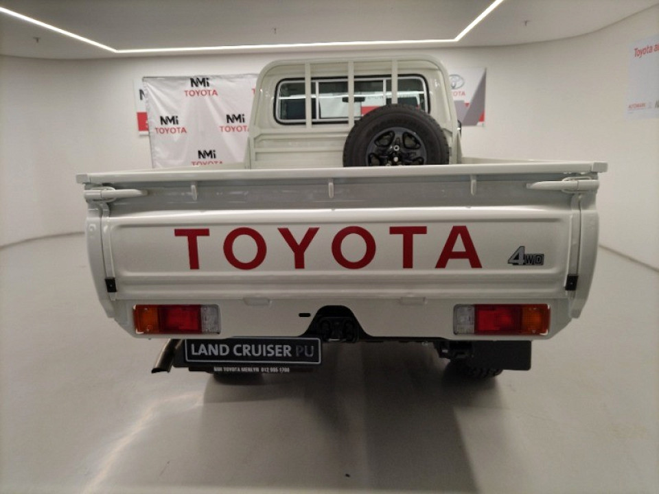 TOYOTA LAND CRUISER 79 2.8 GD-6 P/U S/C A/T, image 2