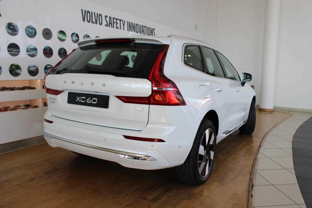 Volvo XC60 T8 Twin Engine Inscription AWD, image 2