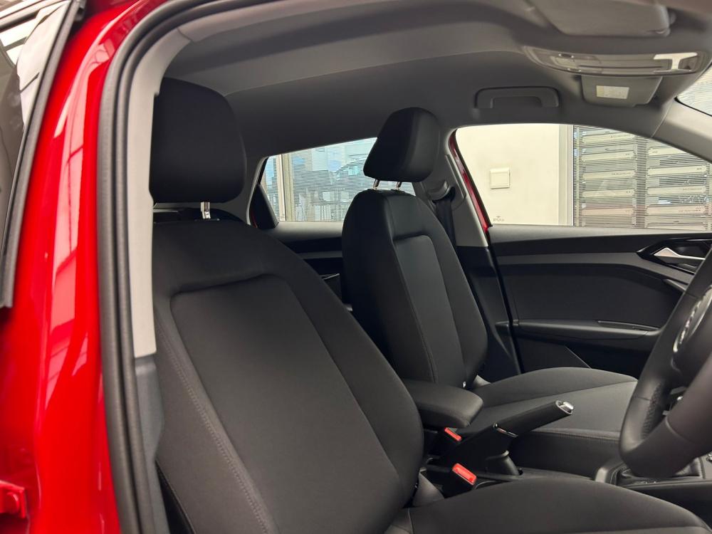 AUDI A1 SPORTBACK 30 TFSI ADVANCED S-TRONIC, image 2