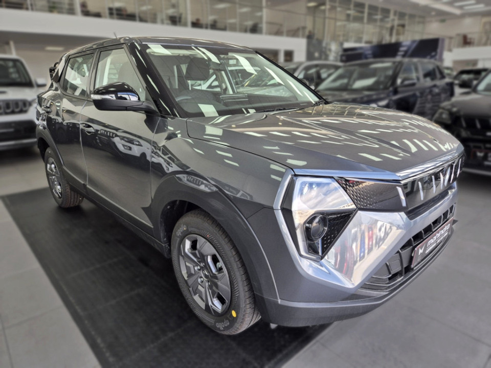 MAHINDRA XUV3XO 1.2T MX2, image 1