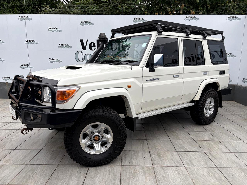 TOYOTA LANDCRUISER 76 4.5D V8 S/W, image 2