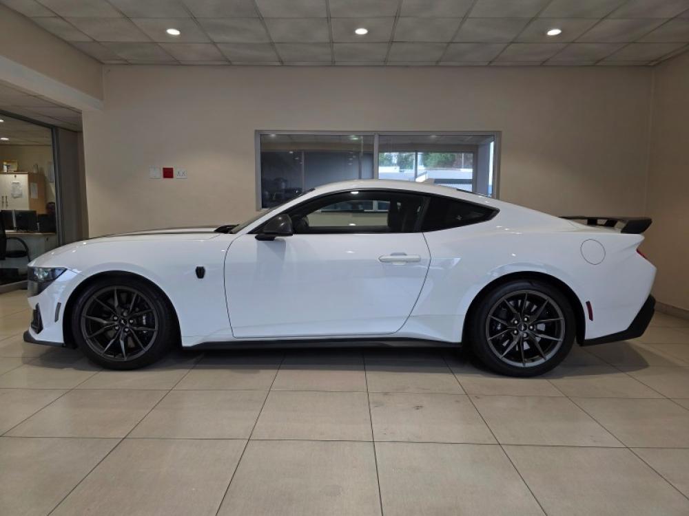 Ford Mustang 5.0 Dark Horse A/T, image 2