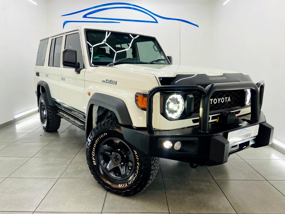 TOYOTA LANDCRUISER 76 2.8 GD-6 VX S/W A/T, image 1