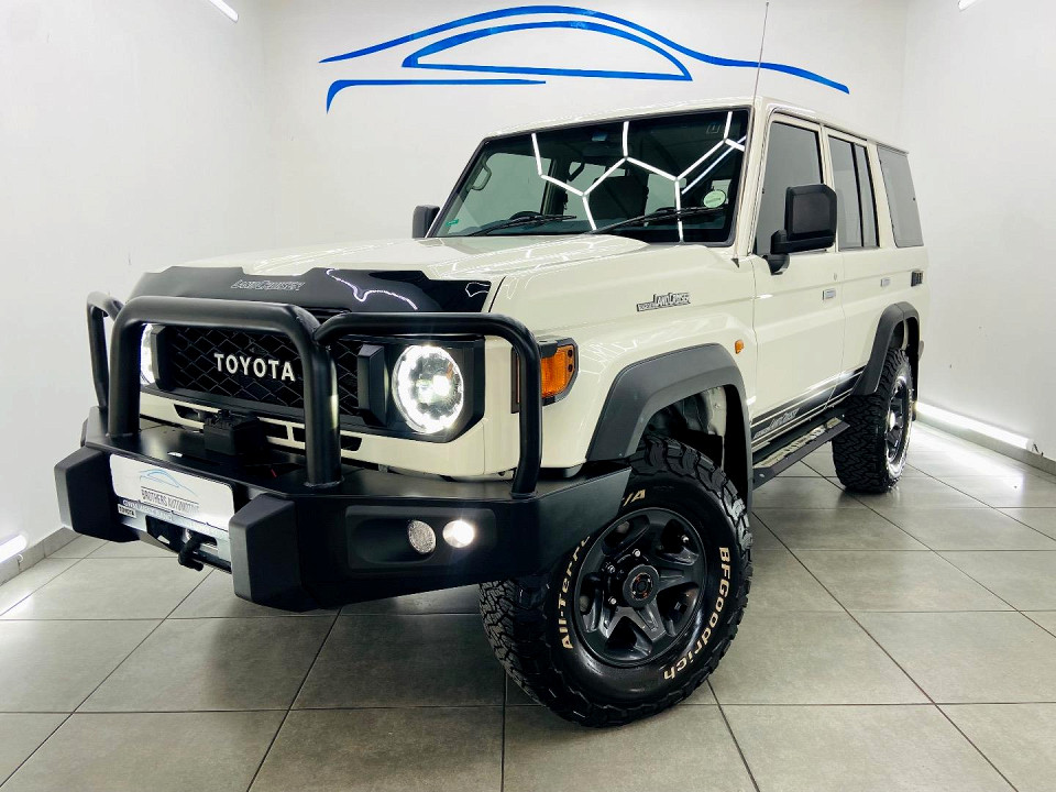 TOYOTA LANDCRUISER 76 2.8 GD-6 VX S/W A/T, image 2