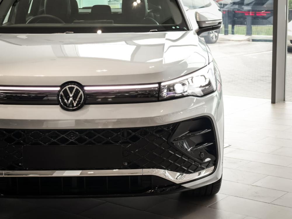 Volkswagen Tiguan R-Line 1.4 TSI 110 kW DSG, image 2