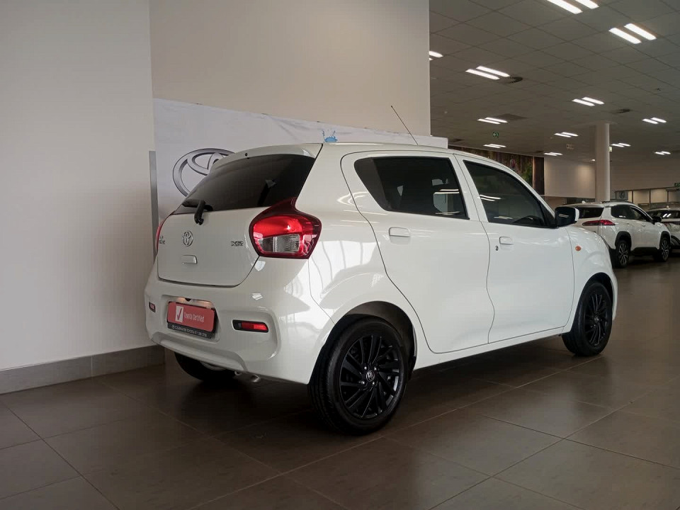 TOYOTA VITZ 1.0 XR, image 2