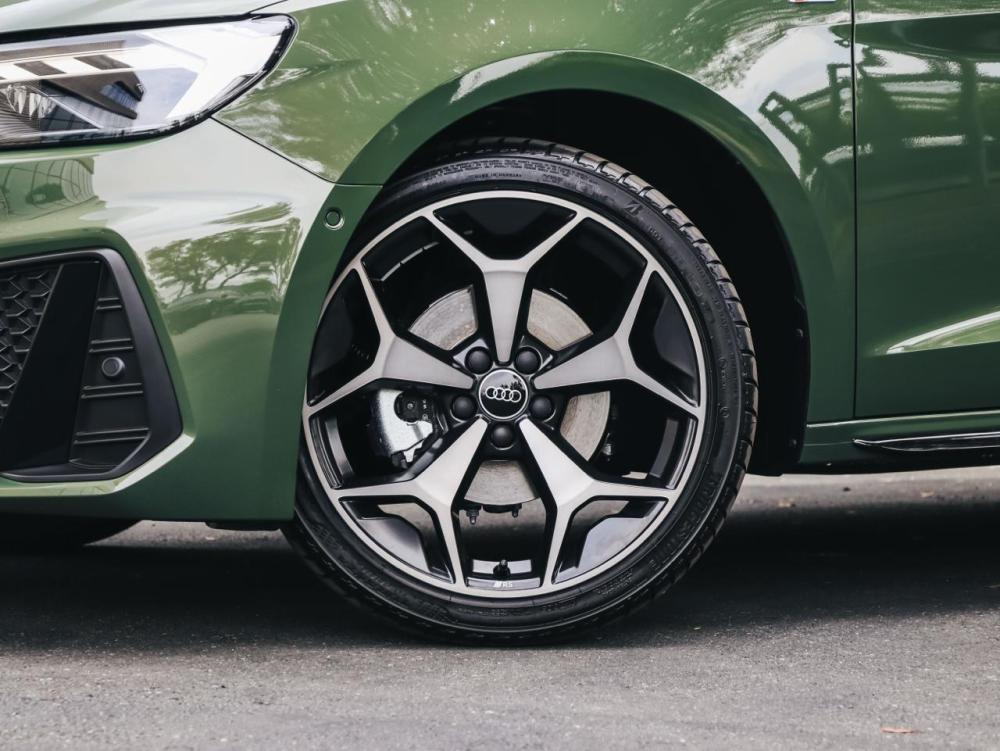 AUDI A1 SPORTBACK 30 TFSI BLACK EDITION S-TRONIC, image 2