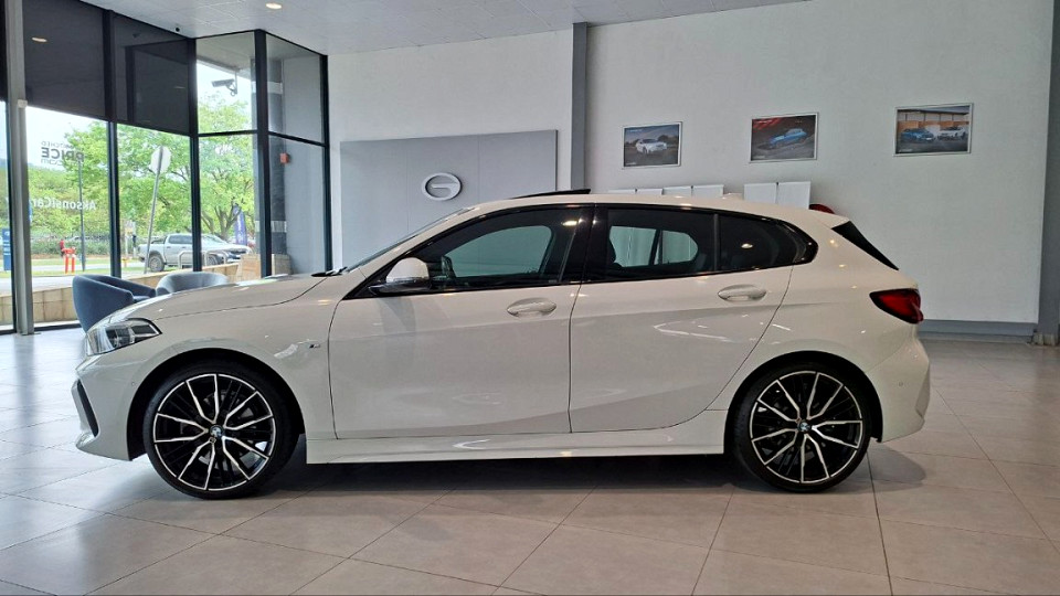 BMW 118i M Sport, image 2