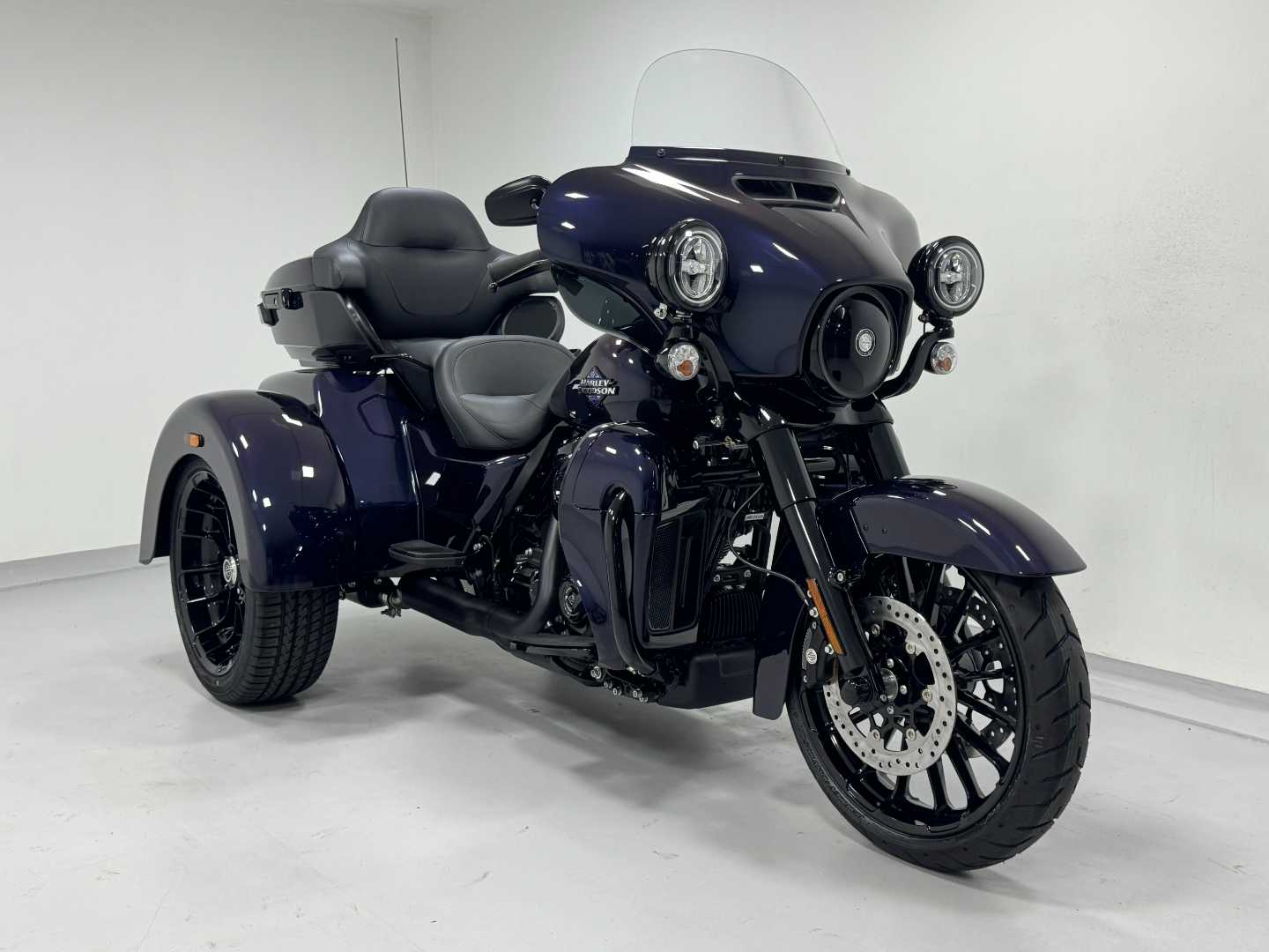 HARLEY DAVIDSON TRI GLIDE ULTRA 114, image 2