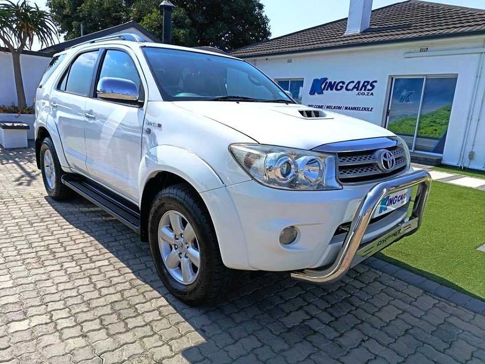 TOYOTA FORTUNER 3.0D-4D R/B, image 1