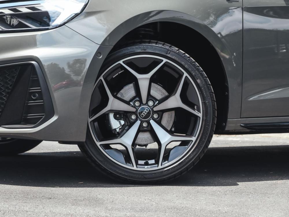 AUDI A1 SPORTBACK 30 TFSI BLACK EDITION S-TRONIC, image 2