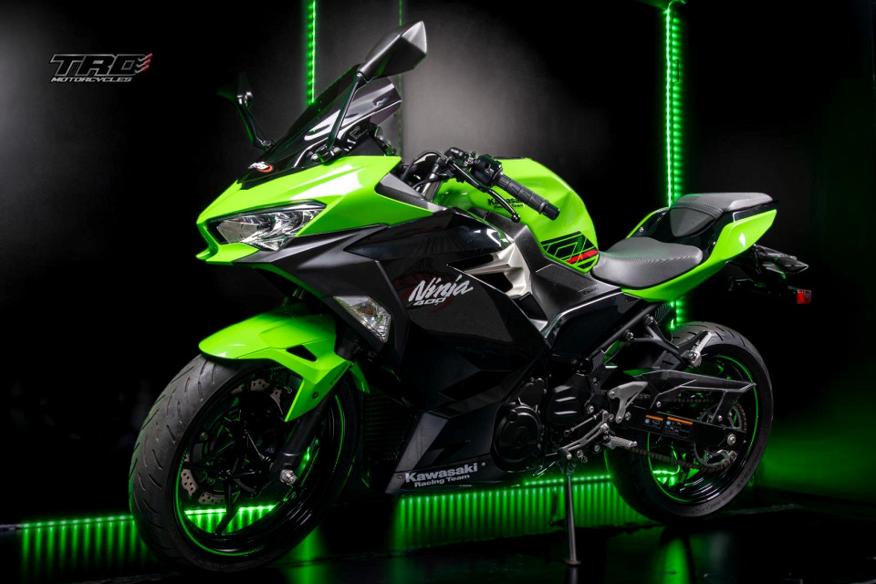 KAWASAKI 400 ABS, image 2