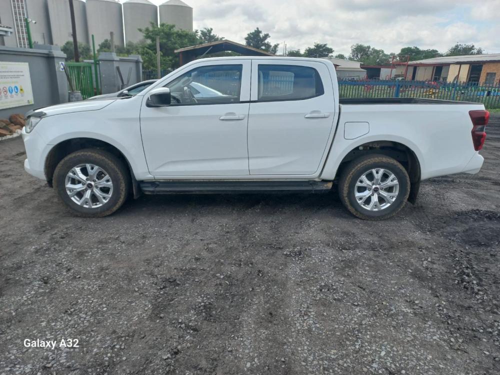 Isuzu D-MAX 1.9 Ddi HR LS Auto D/C P/U, image 2
