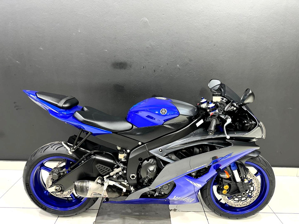 YAMAHA R6, image 2