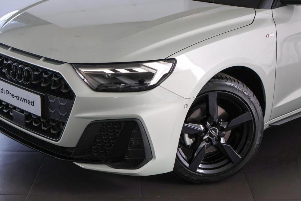 Audi A1 Sportback Black Edition 30 TFSI S tronic, image 2