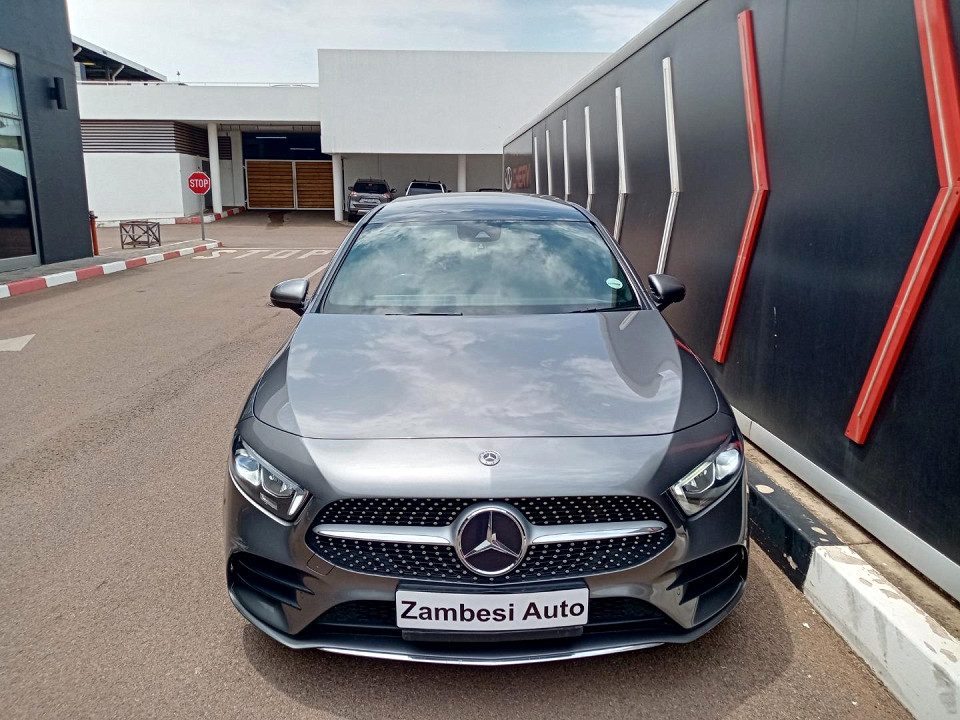 MERCEDES-BENZ A200 (4DR), image 2