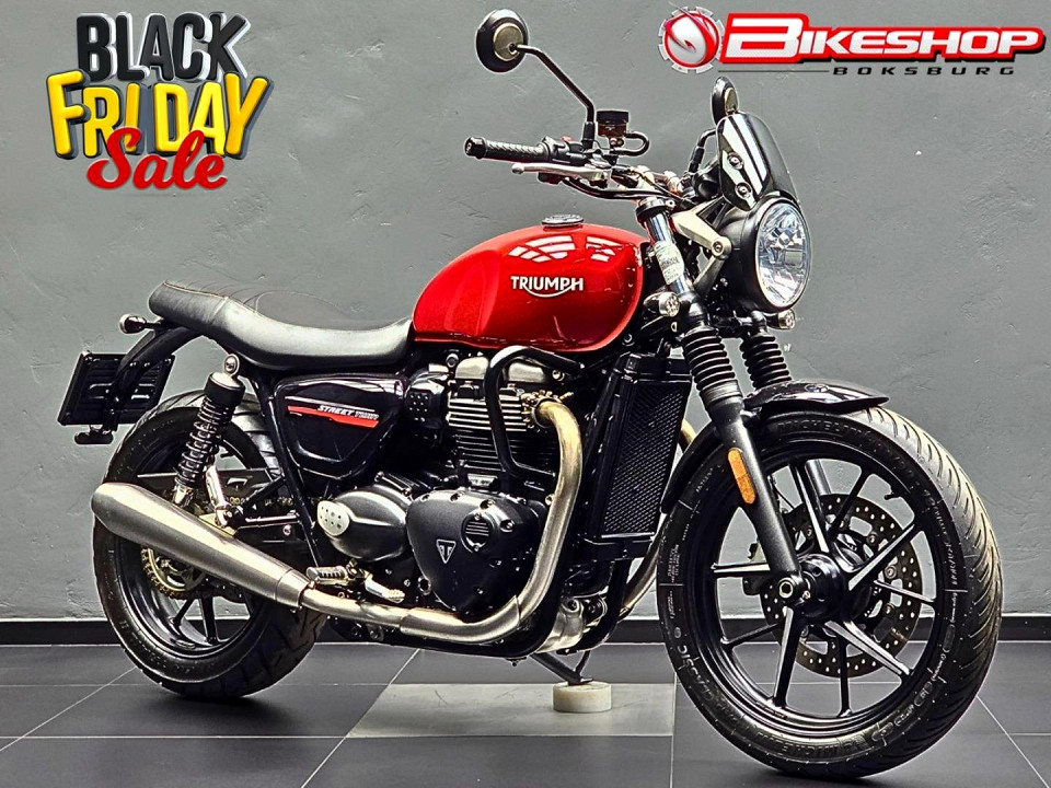 TRIUMPH 900 BONNEVILLE, image 1