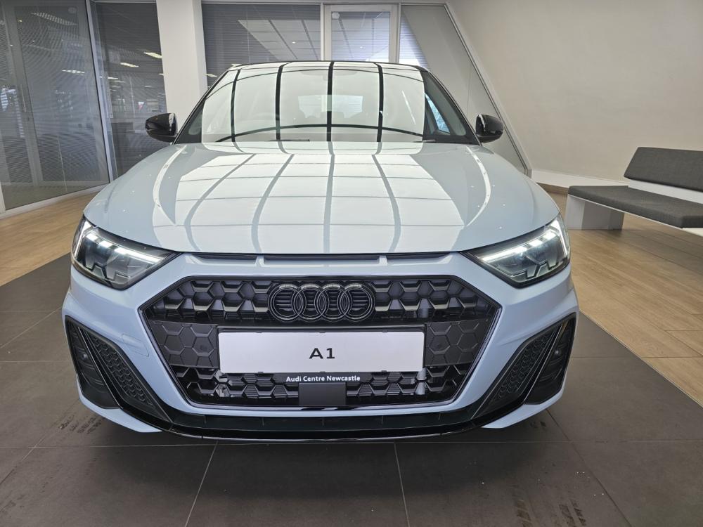 Audi A1 Sportback Black Edition 30 TFSI S tronic, image 2