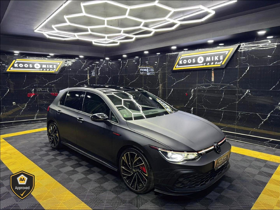 Volkswagen Golf 8 GTi  2.0 TSI DSG, image 1