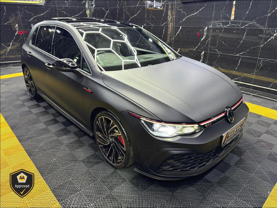 Volkswagen Golf 8 GTi  2.0 TSI DSG, image 2