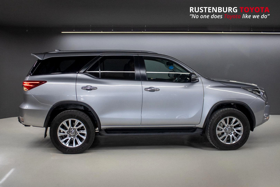 TOYOTA FORTUNER 2.8GD-6 R/B A/T, image 2