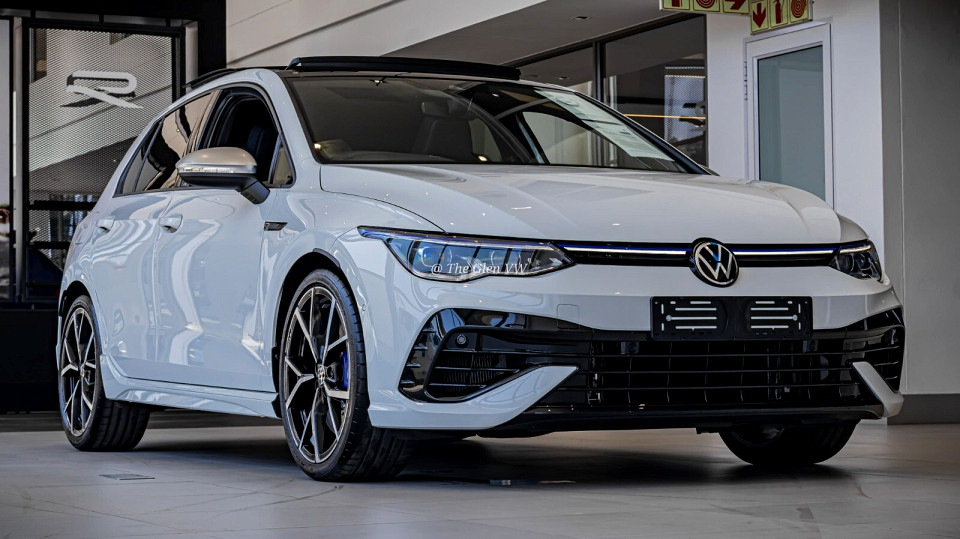 VOLKSWAGEN GOLF 8 2.0 TSI R DSG, image 2