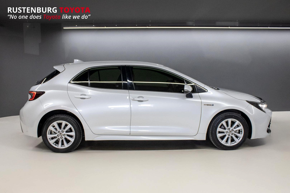 TOYOTA COROLLA 1.8 XS HYBRID CVT (5DR), image 2