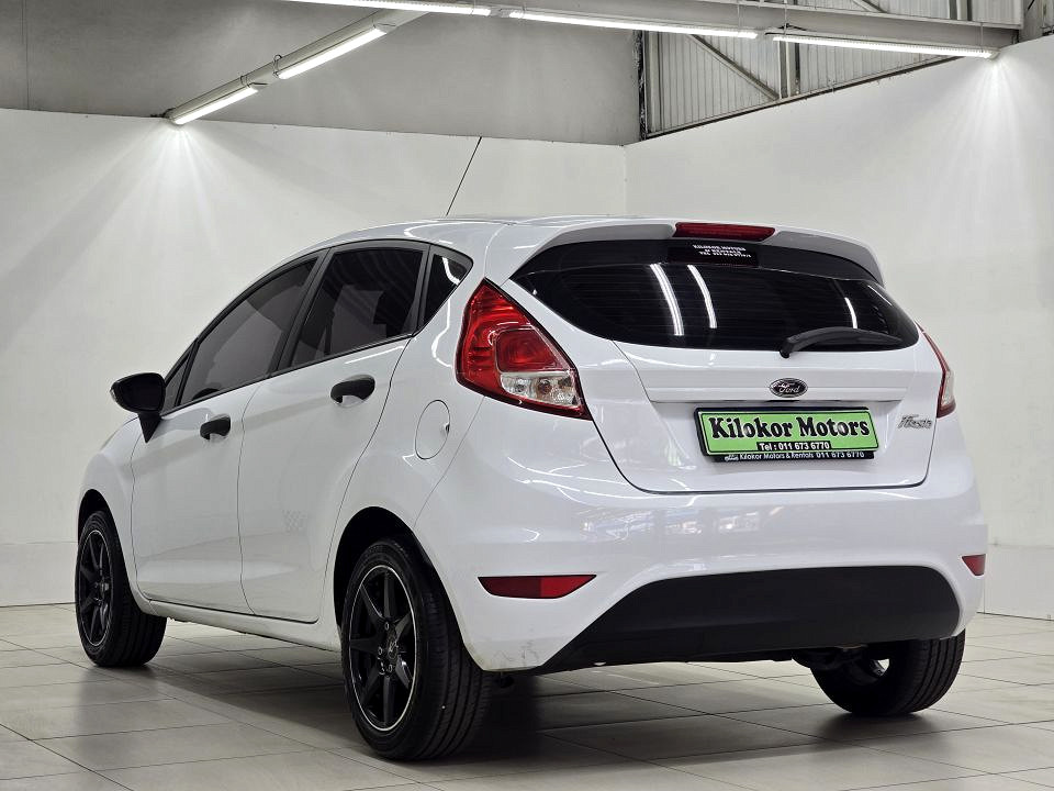 FORD FIESTA 1.4 AMBIENTE 5 Dr, image 2