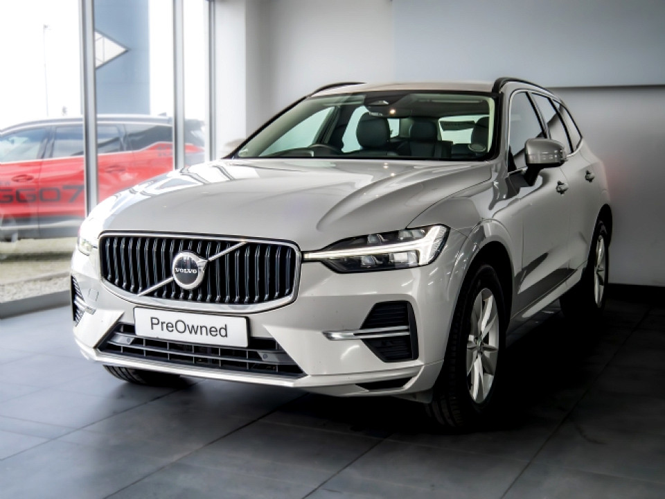 VOLVO XC60 B5 MOMENTUM GEARTRONIC AWD, image 1