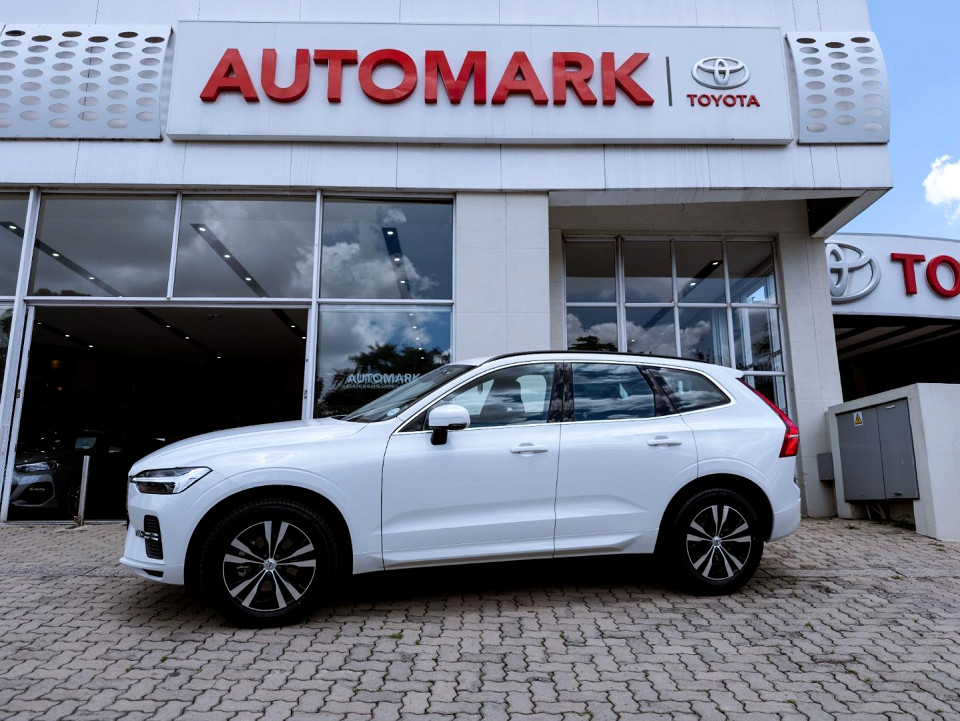 VOLVO XC60 B5 MOMENTUM GEARTRONIC, image 1