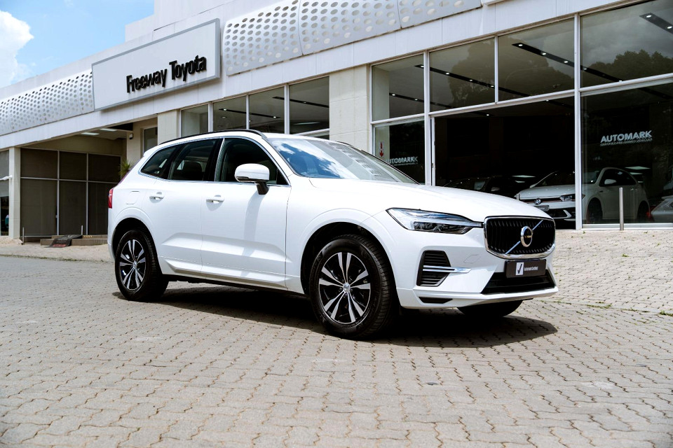 VOLVO XC60 B5 MOMENTUM GEARTRONIC, image 2