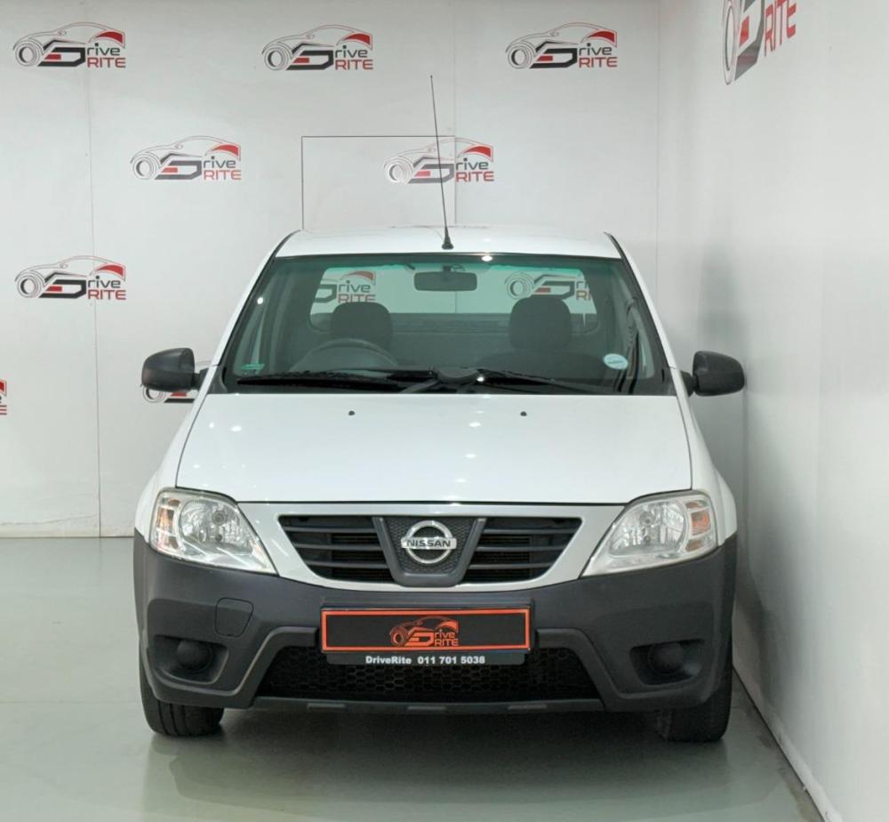 Nissan NP200 1.6 8V Base A/C + Safety Pack, image 2