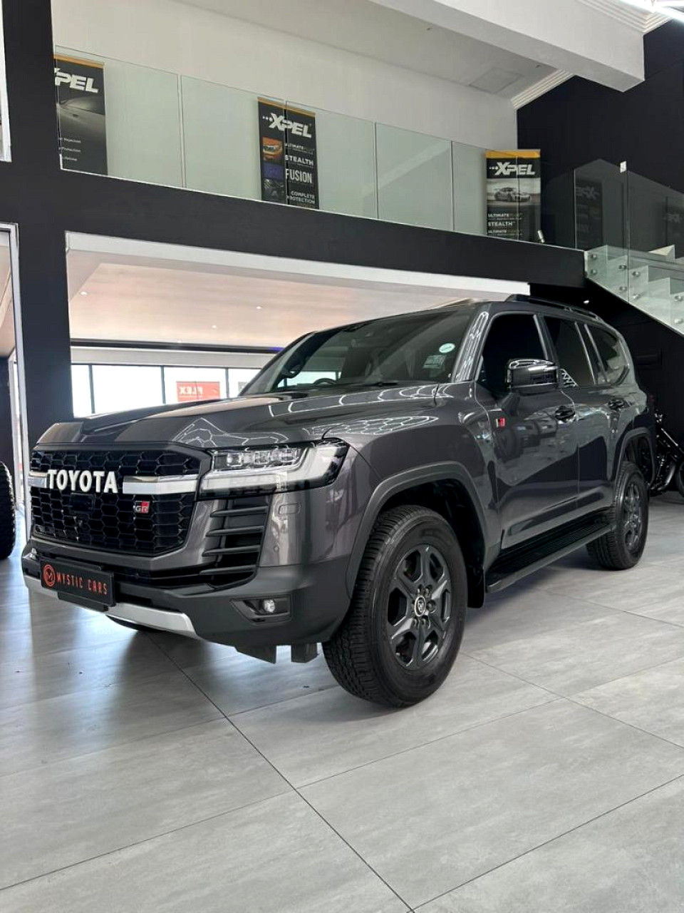 Toyota Land Cruiser 300 V6 3.5T GR-S, image 1