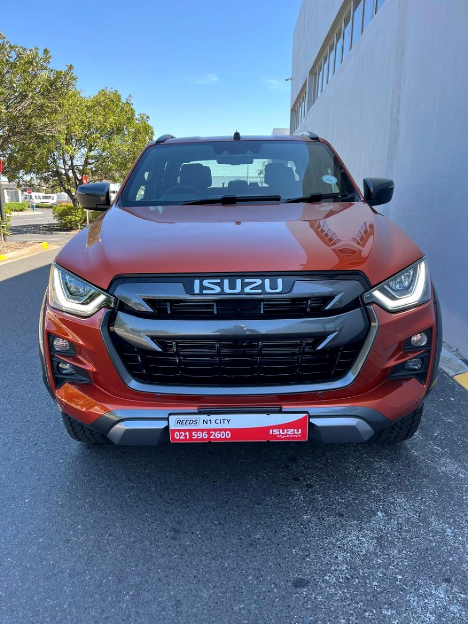 ISUZU D-MAX 3.0 Ddi V-CROSS HR A/T D/C P/U, image 2