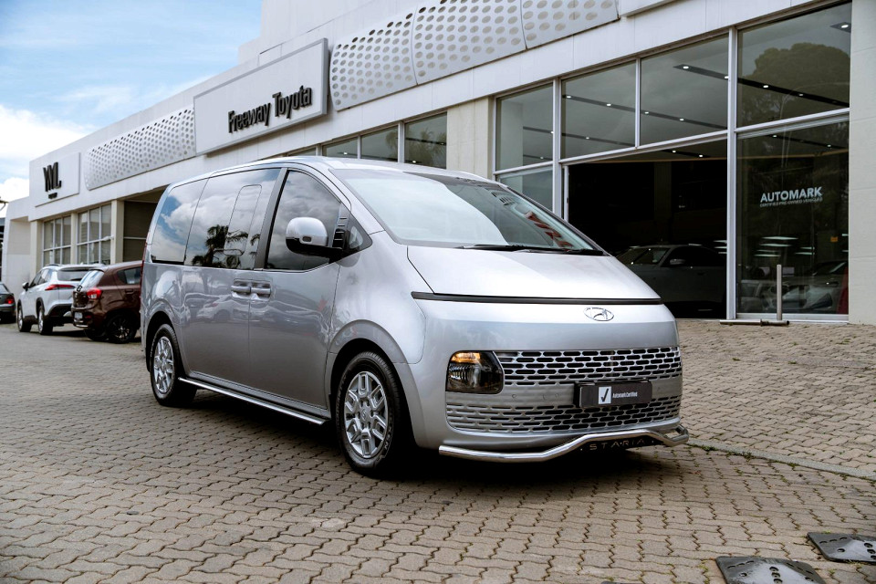 HYUNDAI STARIA 2.2D MULTICAB A/T (5 SEAT), image 2