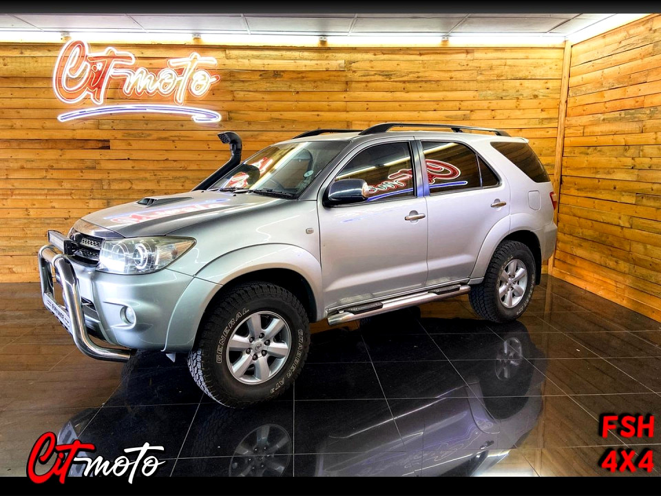 Toyota Fortuner 3.0D-4D 4x4 automatic, image 1