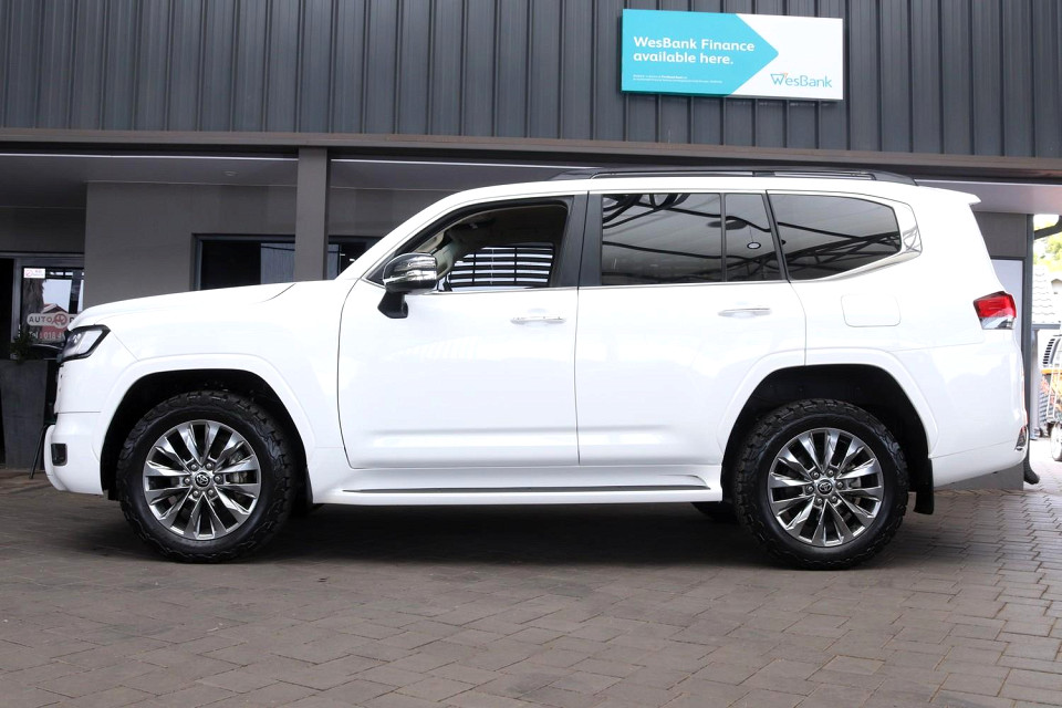 Toyota Land Cruiser 300 V6 3.5T ZX, image 2