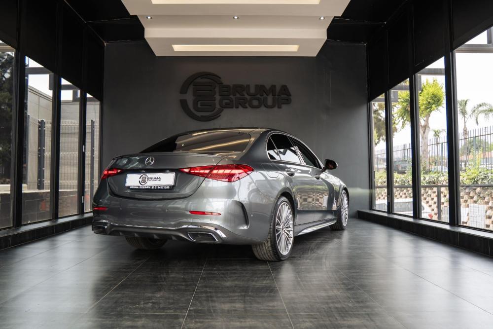 Mercedes-Benz C200 Auto (W206), image 2