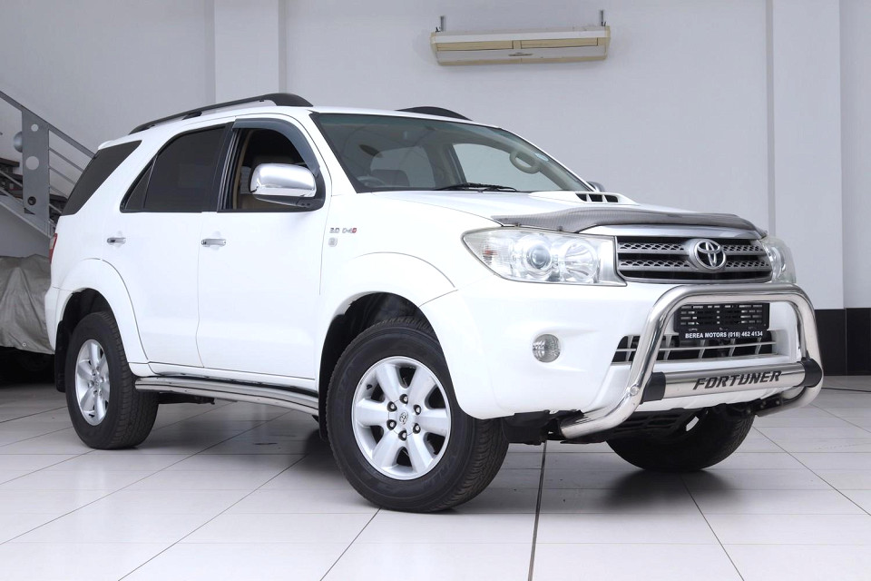 TOYOTA FORTUNER 3.0D-4D R/B A/T, image 1