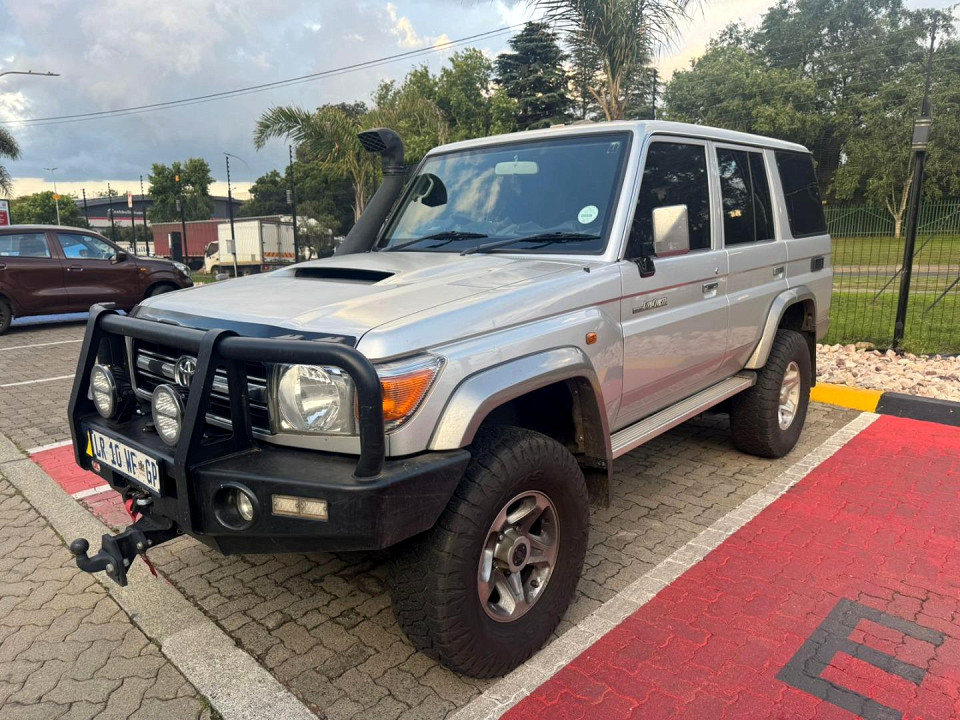 TOYOTA LANDCRUISER 76 4.5D V8 S/W, image 1