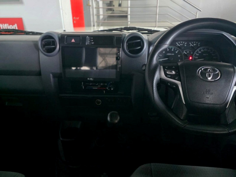 Toyota Land Cruiser 79 4.0 V6 double cab, image 2