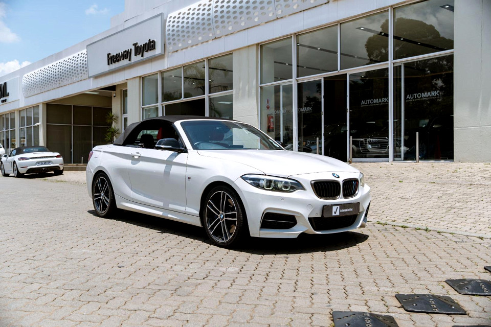 BMW M240i Convertible Auto, image 2