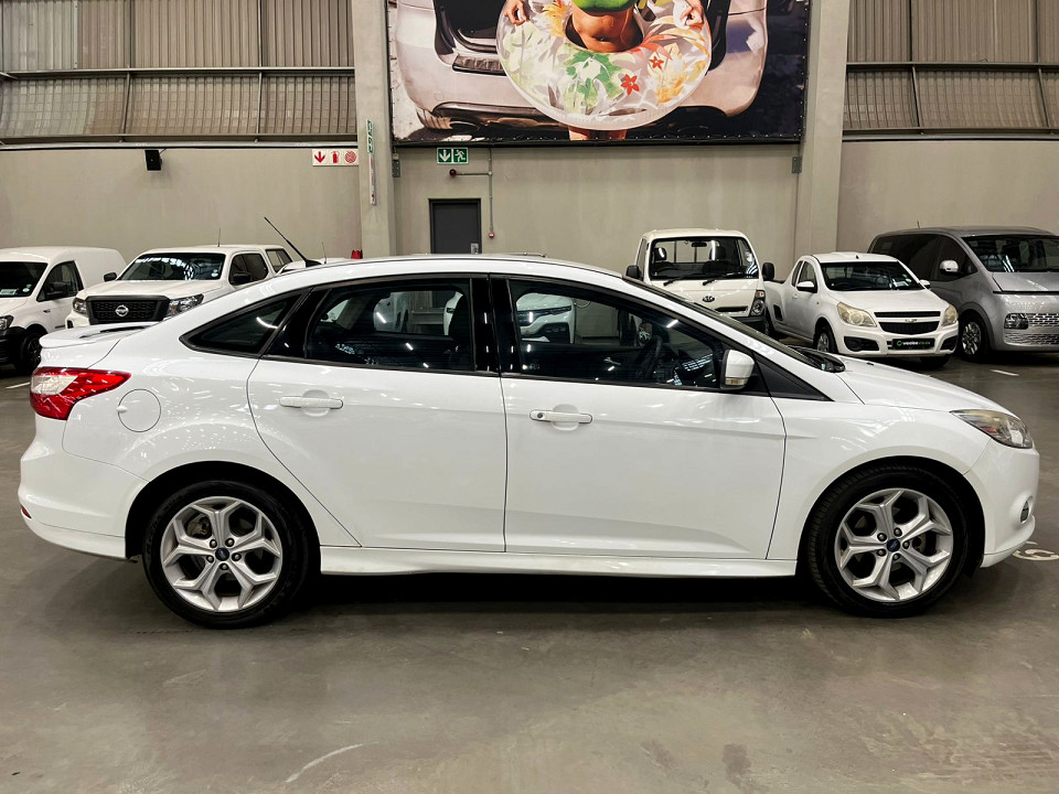Ford Focus sedan 1.6 Trend, image 2
