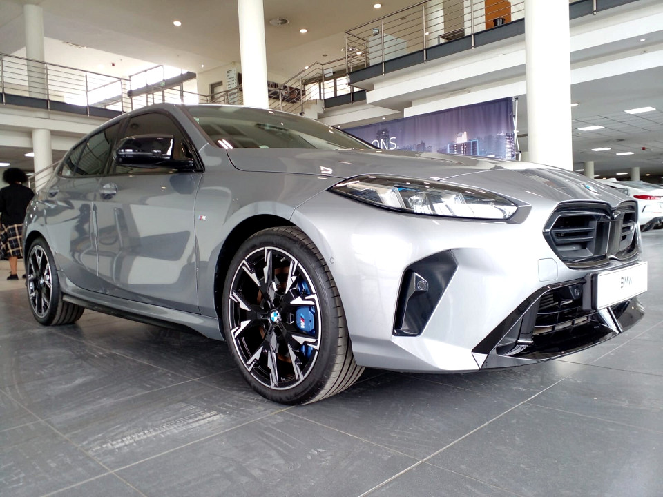 BMW M135 xDRIVE A/T (F70), image 1