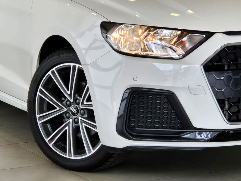 AUDI A1 SPORTBACK 30 TFSI ADVANCED S-TRONIC, image 2