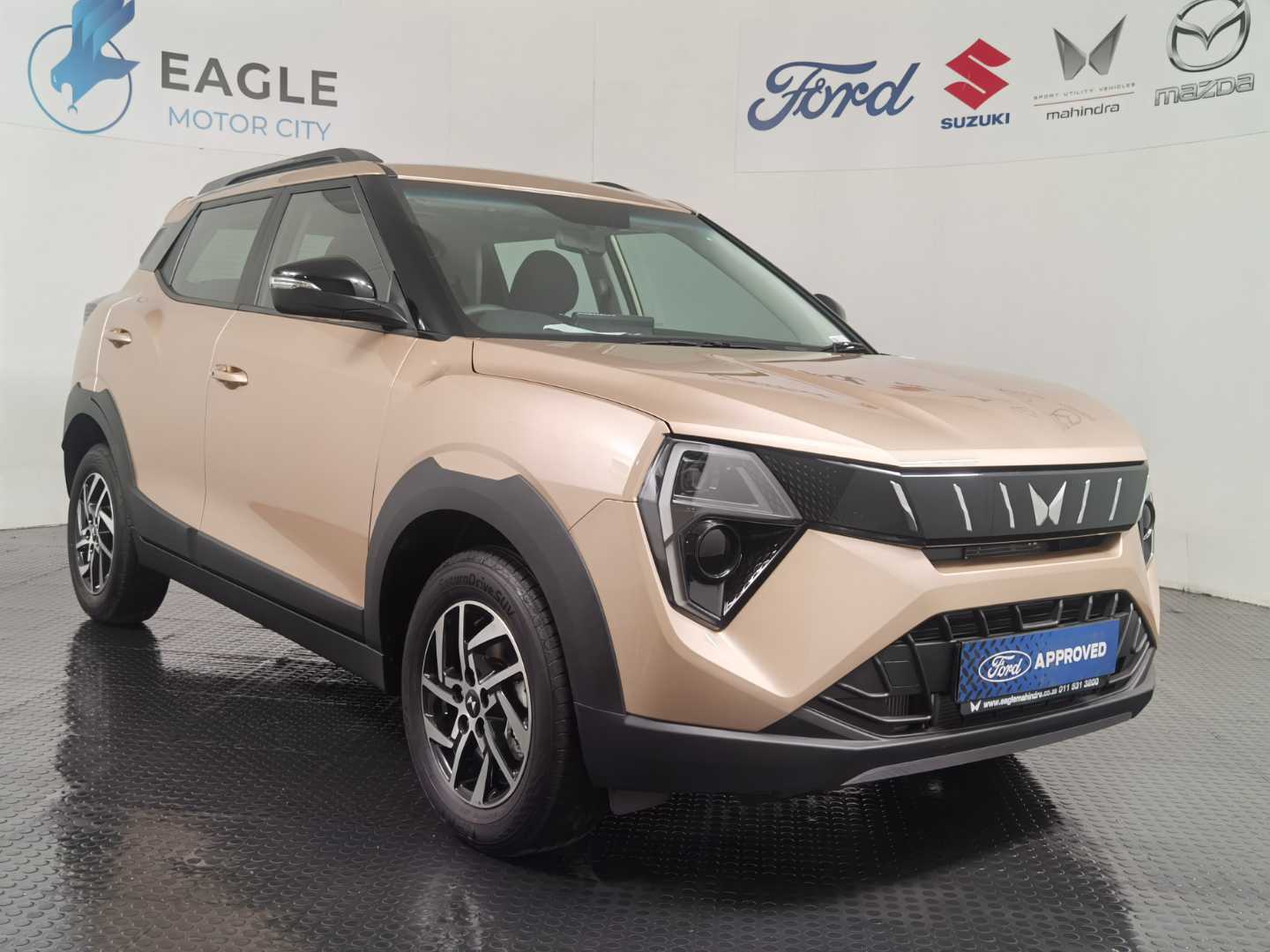 MAHINDRA XUV3XO 1.2T AX5, image 1