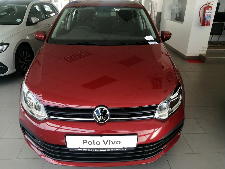 VOLKSWAGEN POLO VIVO 1.4 (5DR), image 2