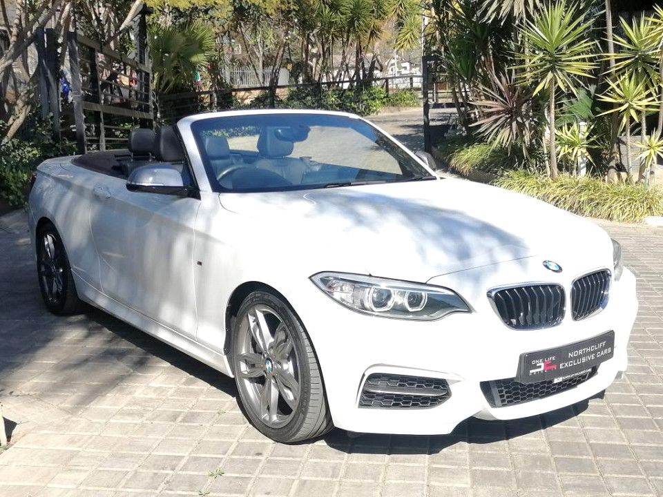 BMW M235i convertible auto, image 2
