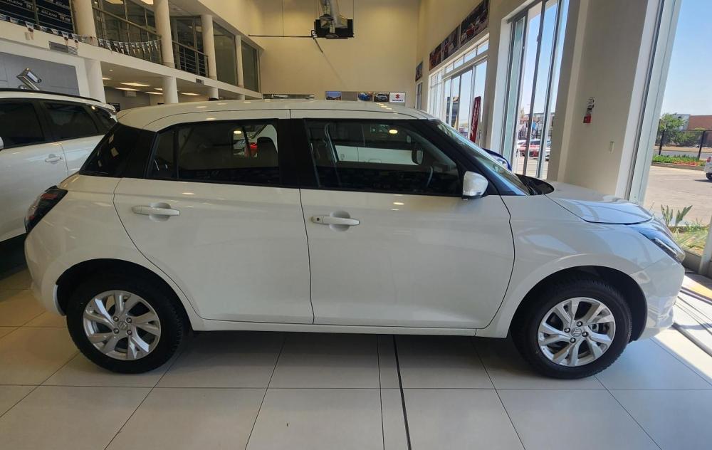 Suzuki Swift 1.2 GL+ CVT, image 2