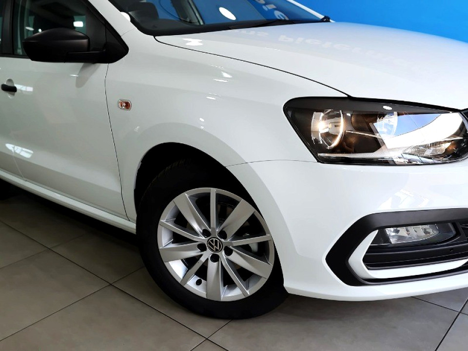 VOLKSWAGEN POLO VIVO 1.4 (5DR), image 2